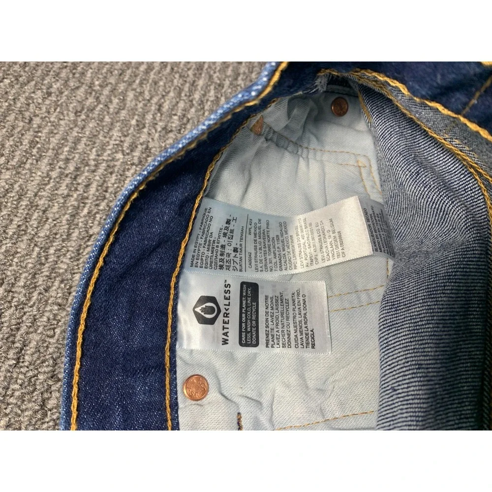 Levi's 501 Mens Jeans 38x30 Blue Denim Button Fly Straight Leg Regular Fit